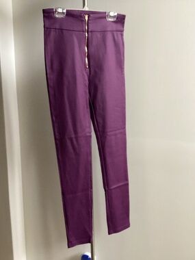 Shiny purple zip up jegging